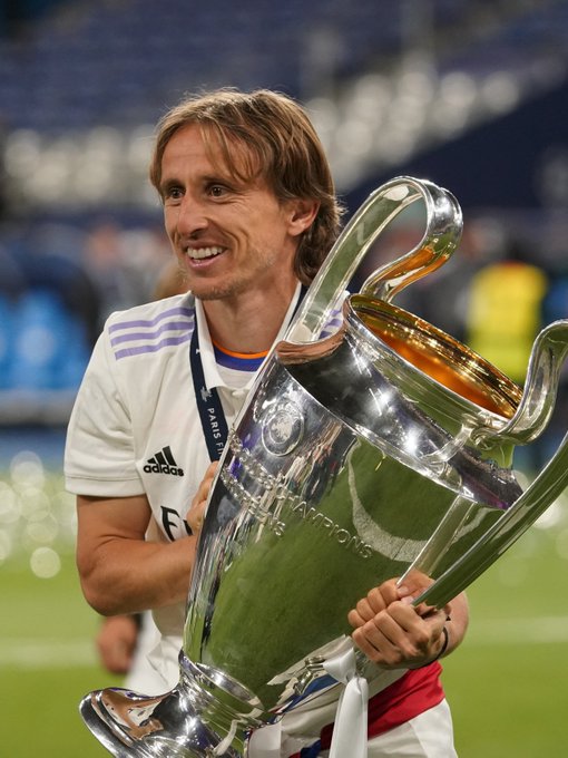 尤文公布客战那不勒斯大名单：伊尔迪兹领衔，弗拉霍维奇缺席